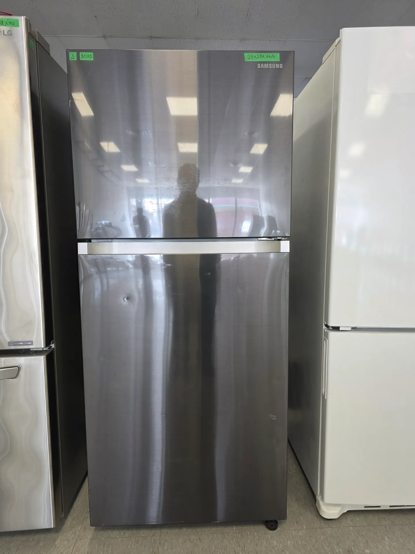 Samsung 29" Top Freezer Refrigerator-RT18M6213SG