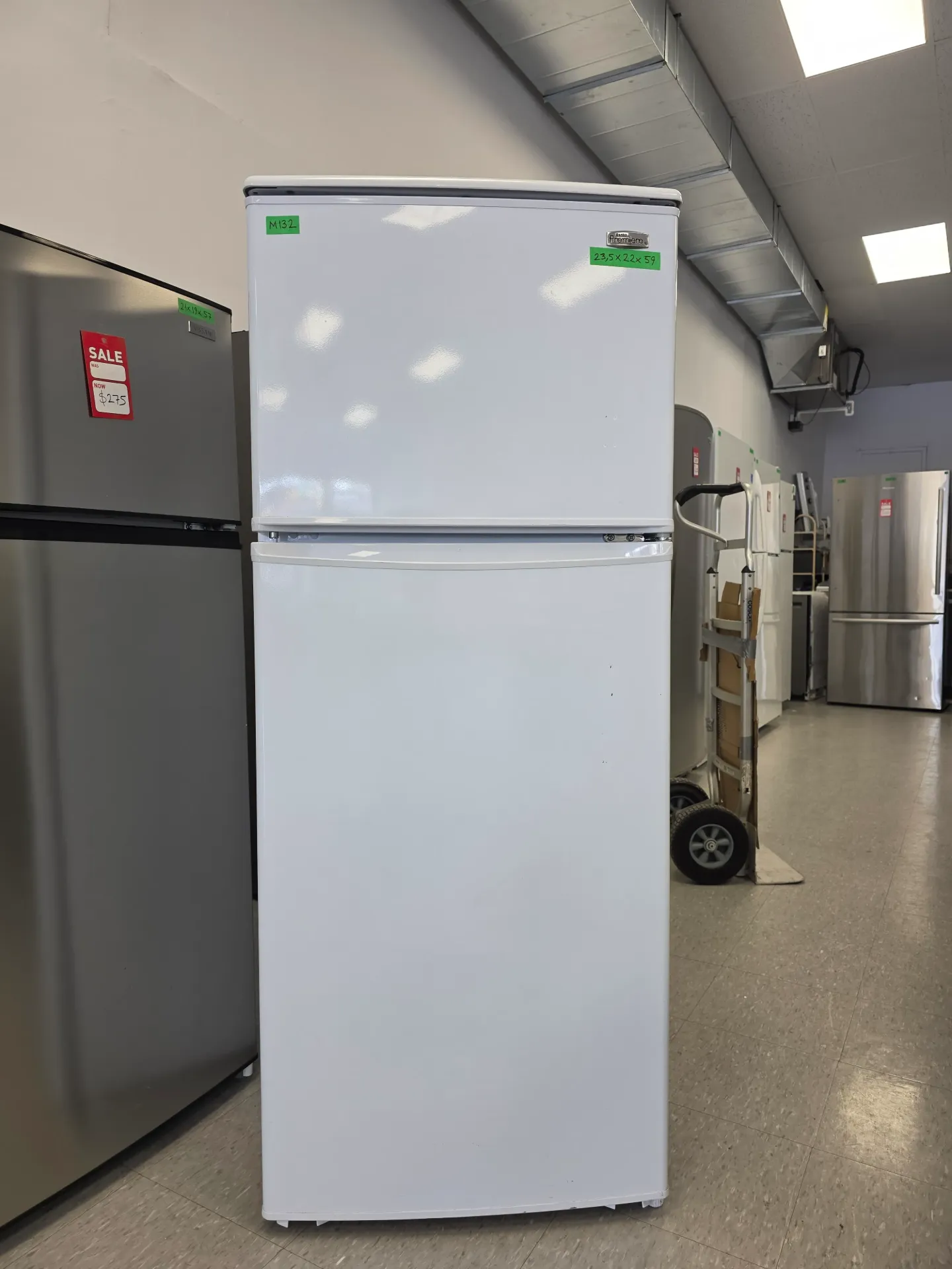 Danby 23" Top Freezer Refrigerator-DFF9109W