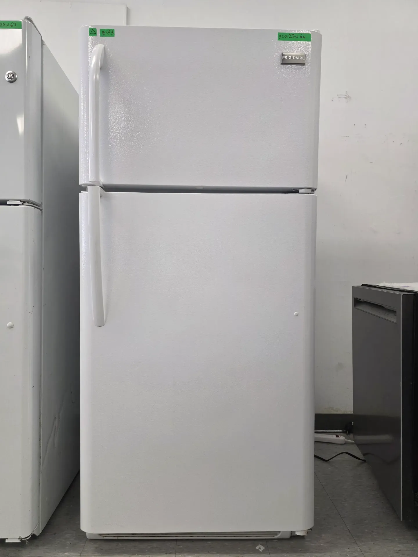 Frigidaire 30" Top Freezer Refrigerator-FFTR1821QW3