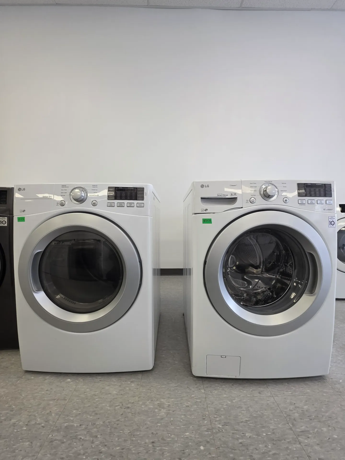 [B017] LG 27" Front Load Washer and Dryer Set