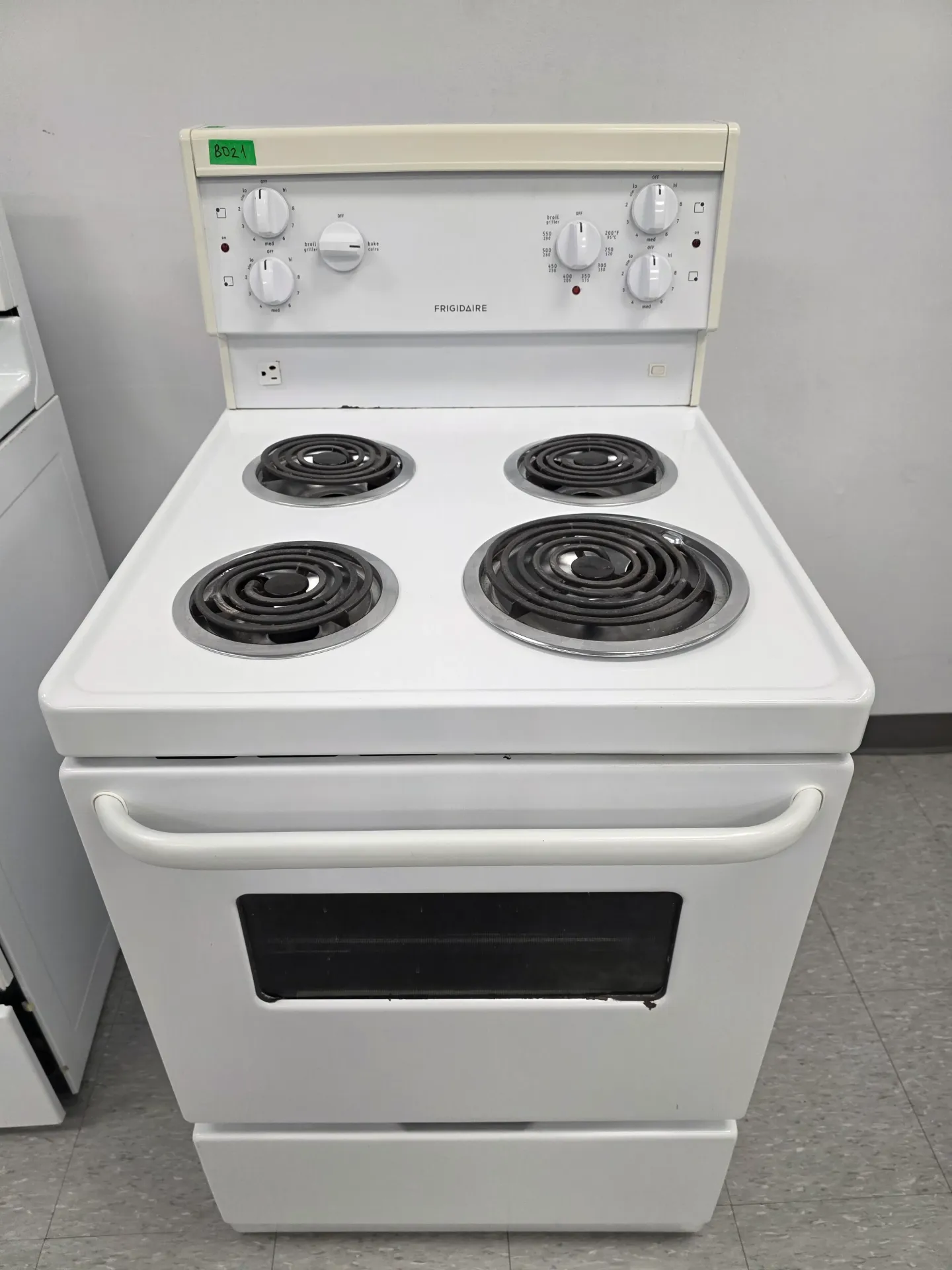 Frigidaire 24" Coil Top Range