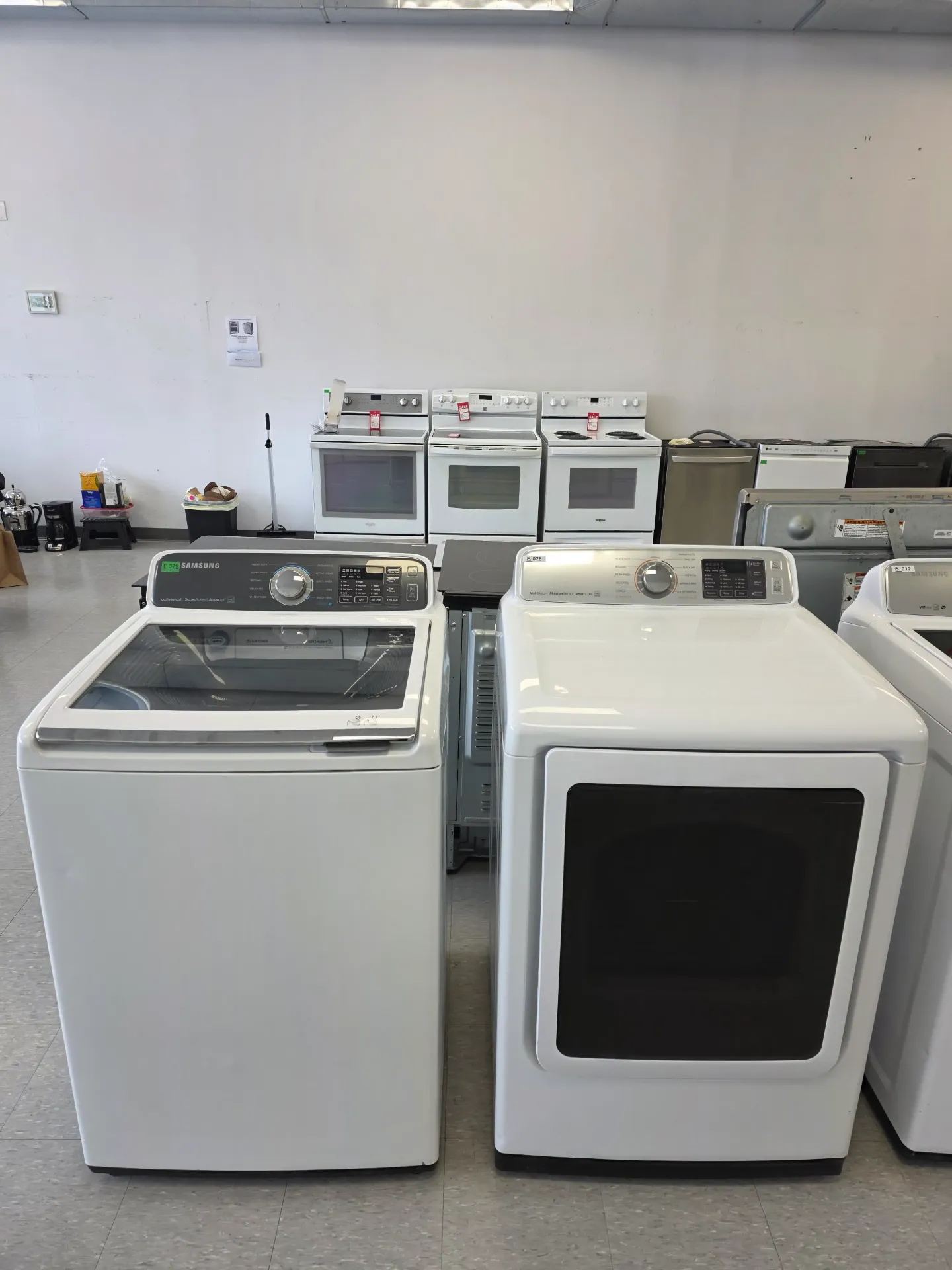 [B028] Samsung 27" Top Load Washer and Dryer Set