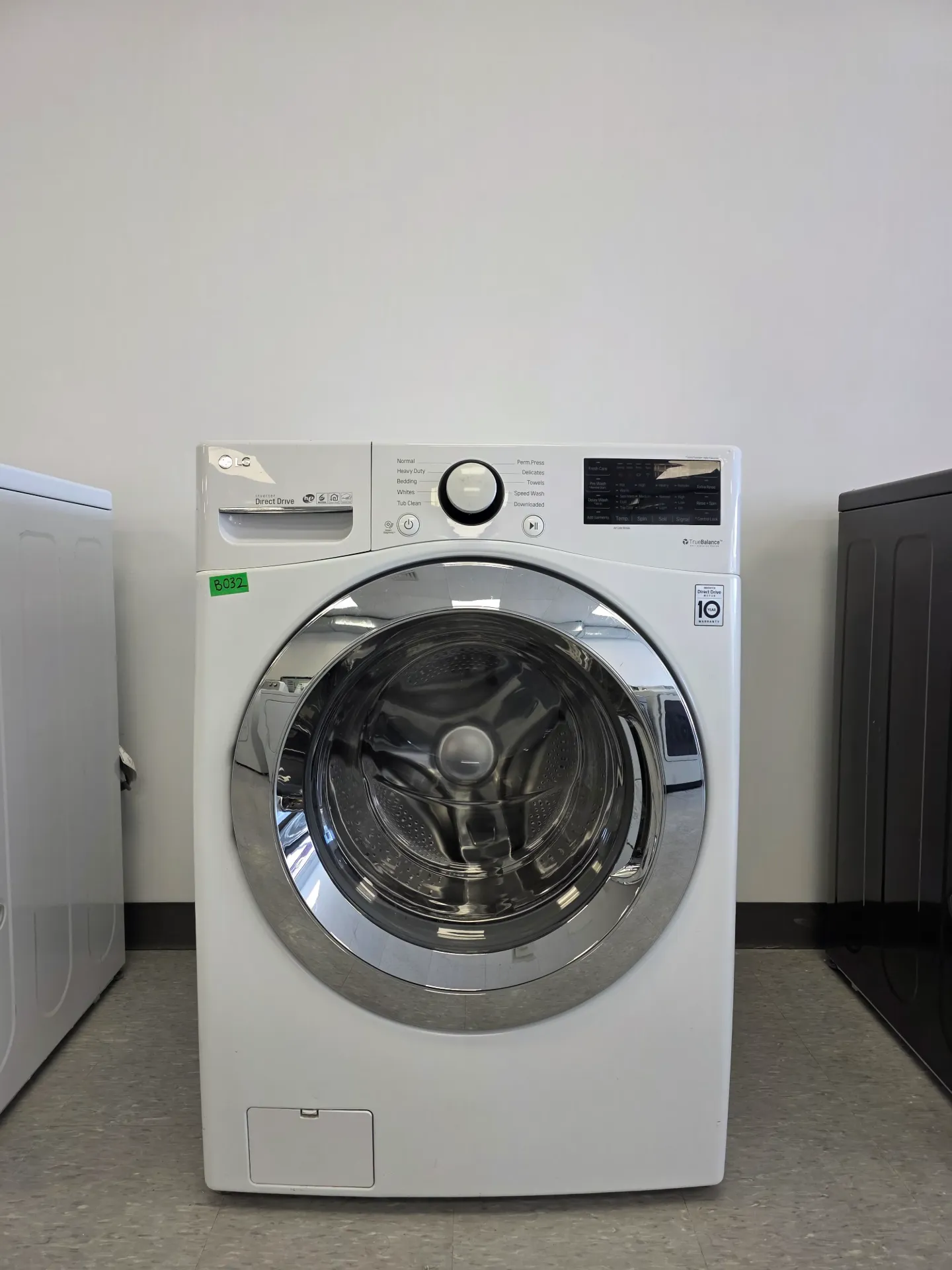 LG 27" Front Load Washer-WM3505CW