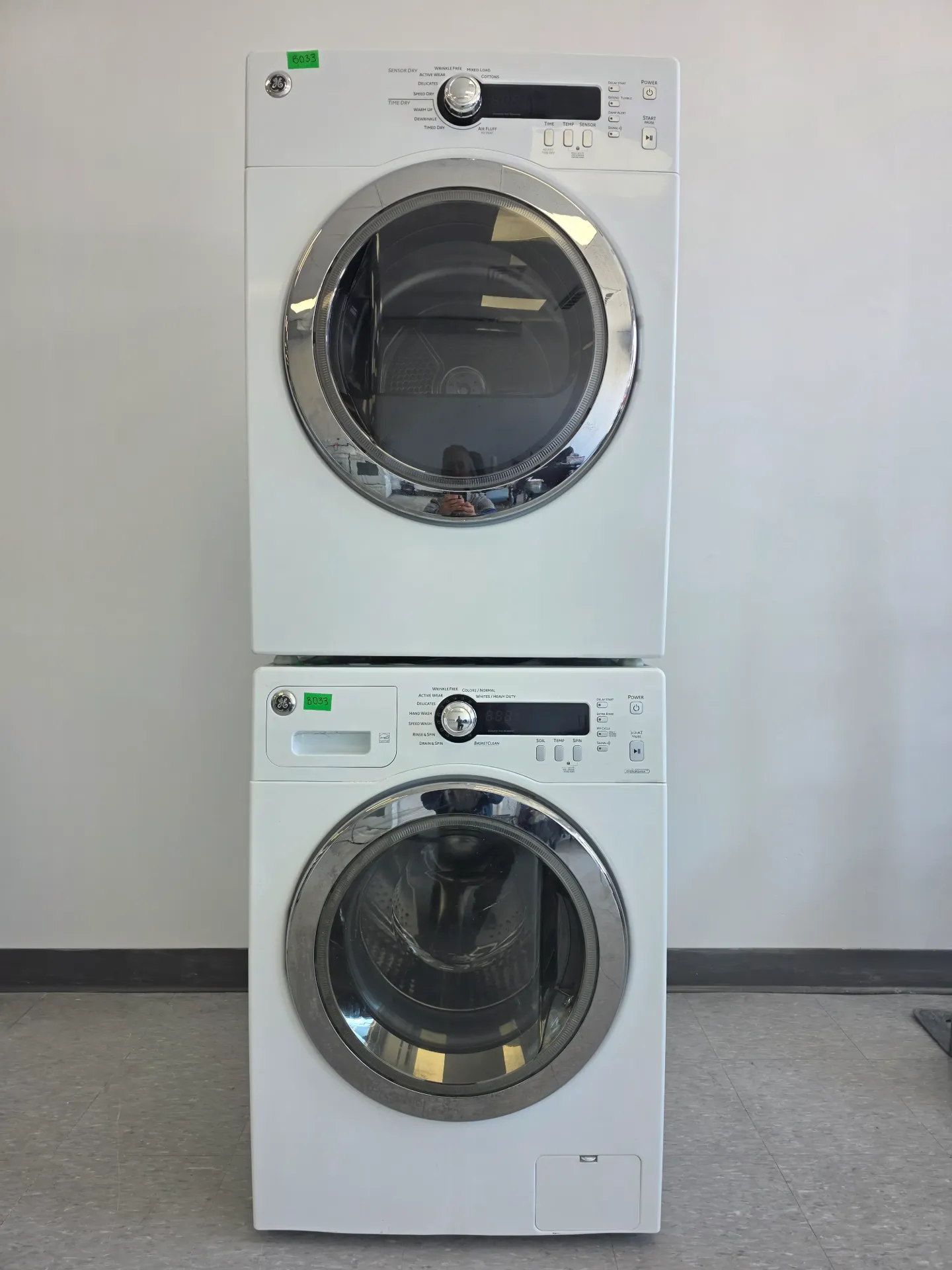 [B033] GE 24" Front Load Washer and Dryer Set