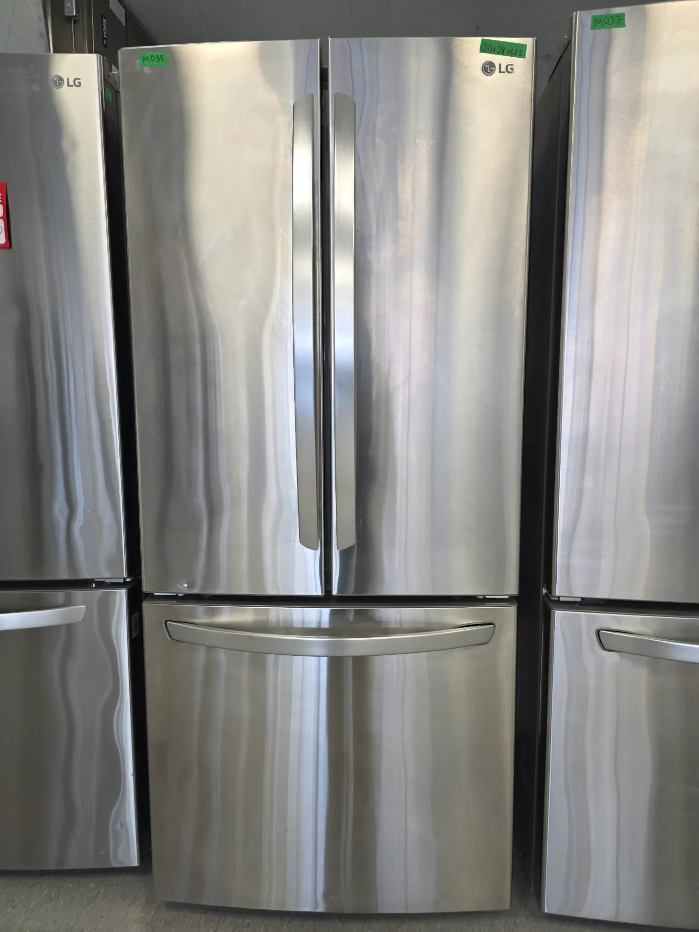 LG 30" French Door Fridge-LFNS22520S