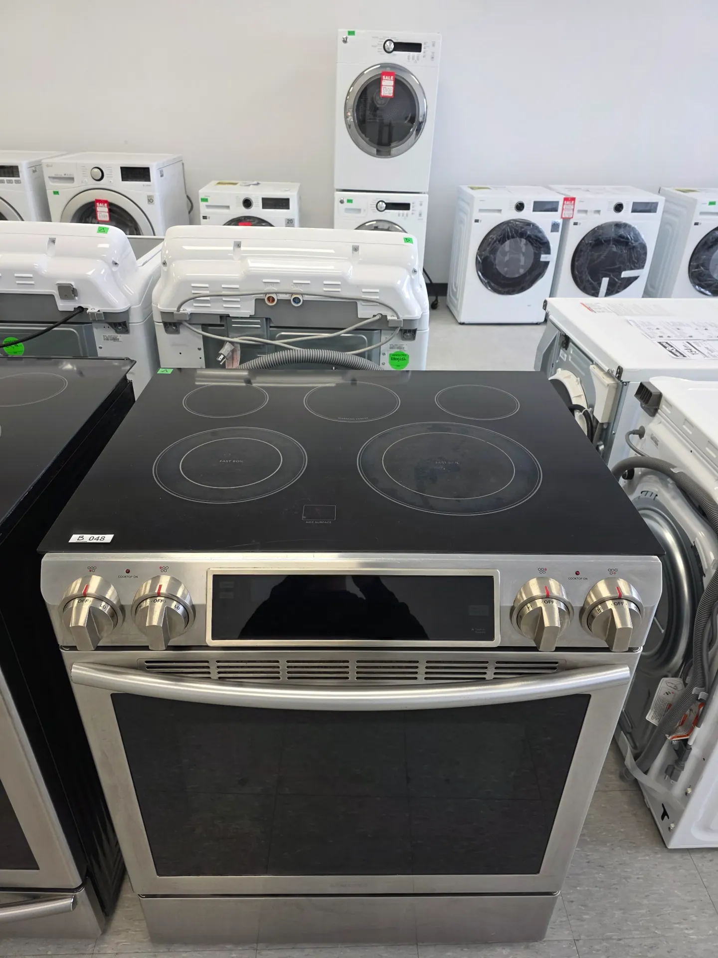 [B048] Samsung 30" Glass Top Range-NE58F9500SS